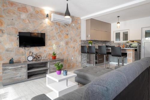 Villa Oaza Primošten With Heated Pool (Villa Oaza Primosten With Heated Pool) in Siroke