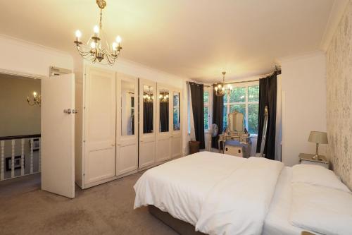 Westmorland - 4 Bedroom House - FREE Parking for up to 7 Cars - Walking distance to QMC and Universi in 倫頓