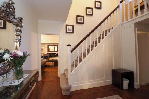 Westmorland - 4 Bedroom House - FREE Parking for up to 7 Cars - Walking distance to QMC and Universi in 倫頓