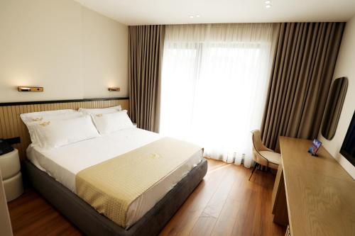 Rich Hotel in โปกราเดซ