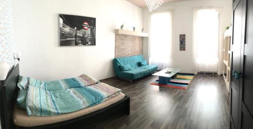 Budget Apartment by Hi5-Kiraly 99 4