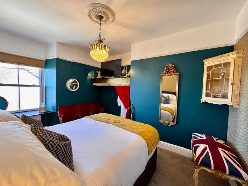 Superior King Room image 10