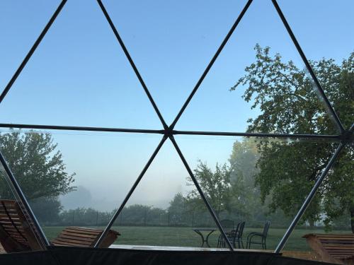 Kilátás, Niespiesznie in Szypliszki