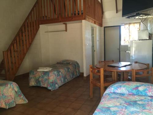 Exterior view, Carnarvon Caravan Park in Carnarvon