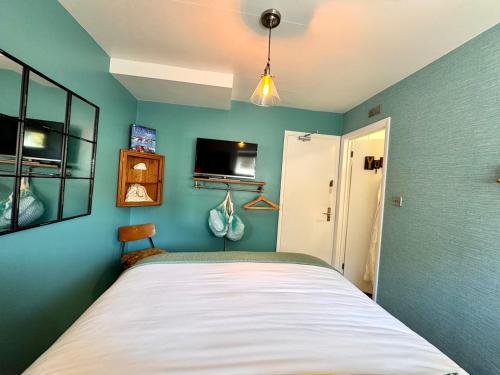Double Room with Private Bathroom image 10