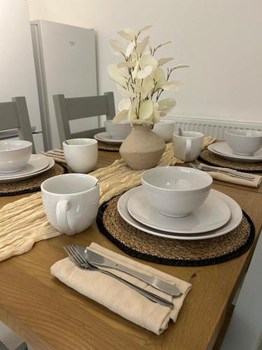 บริการและสิ่งอำนวยความสะดวก, 3 Bedroom Home - 6 guests in เรดดิทช์