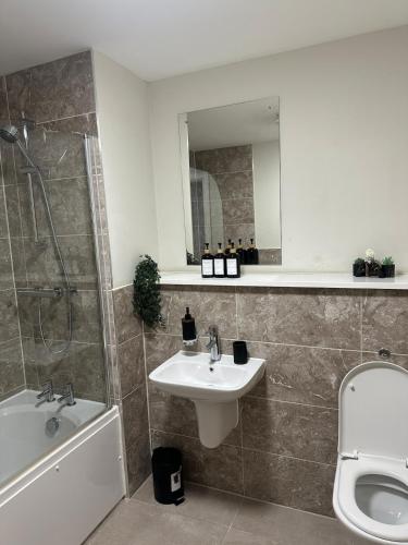 Modern 2 BD - Central MCR - Terrace - Free Parking, Manchester (foto 4)