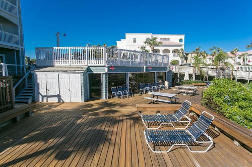 Hibiscus B203 in Butler Beach