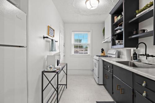 Cozy Louisville Apt with Parking Great Location - image 14