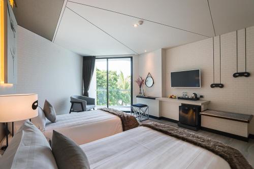 room detail thumbnail 1