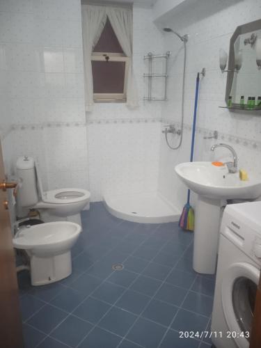 One-Bedroom Apartment image 4