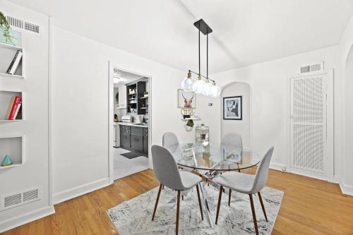 6 Spacious Units Close to Downtown & Expo Center - image 4