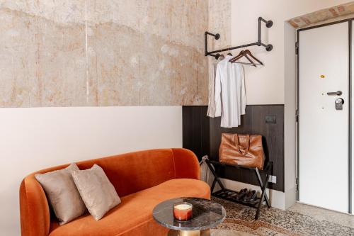 En-suite Bedroom Manin - 2 min walk to Termini Station, Rome (photo 2)