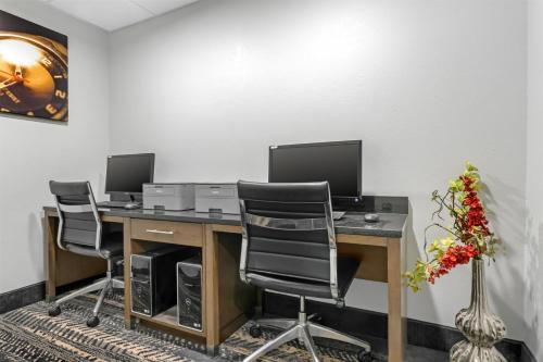 Best Western Plus Washington Hotel - image 8