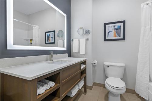 Best Western Plus Washington Hotel - image 12