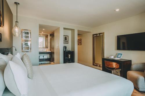 Iberostar Berkeley Shore Hotel - image 11
