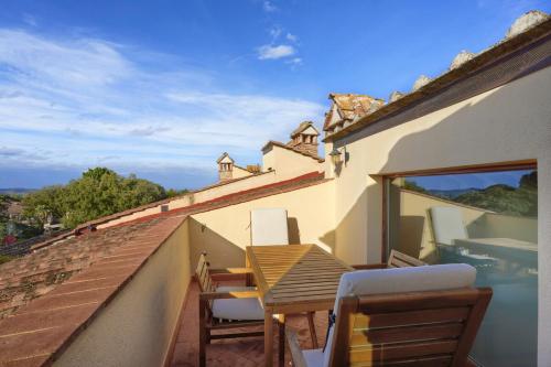 La Querciola Castelfalfi Borgo in Монтайоне