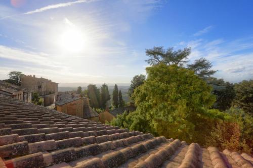 La Querciola Castelfalfi Borgo in Монтайоне