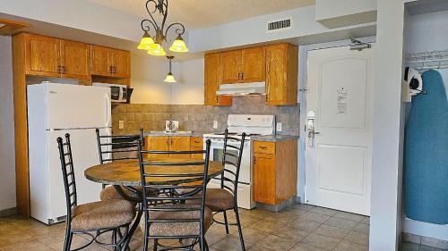 Misty Mountain Inn & Suites