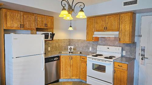 Misty Mountain Inn & Suites