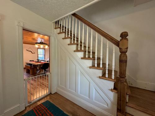 Twin Creeks, Waterfront Catskills Retreat in Ellenville (NY)