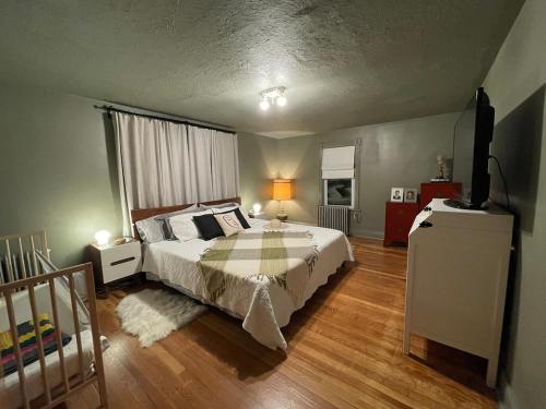 Twin Creeks, Waterfront Catskills Retreat in Ellenville (NY)