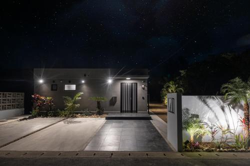 専属シェフのおもてなしTHE HERO VILLA 米原ビーチリゾートIshigaki in Yonehara Beach