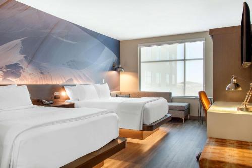 Queen Room with Two Queen Beds - Hearing Access