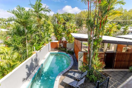 Leilani Melia - stylish 3 bedroom villa on Four Mile Beach, Port Douglas