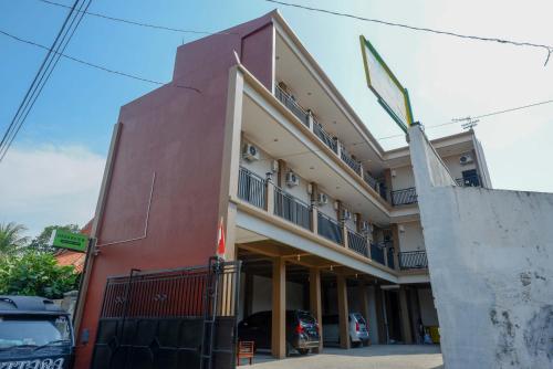Entrance, Urbanview Hotel near Alun Alun Tegal in Tegal