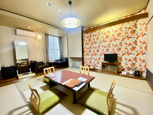 Japanese-Style Quadruple Room