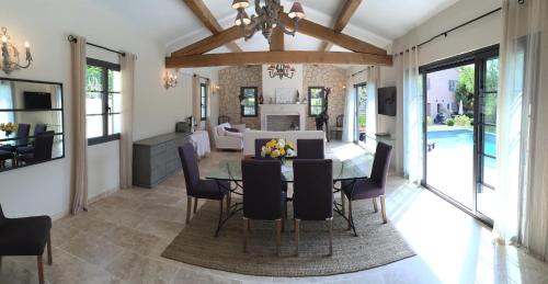 Etoile De Saint Paul - image 8