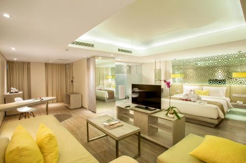 room detail thumbnail 1