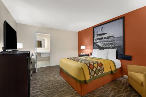 Super 8 by Wyndham New Orleans, New Orleans