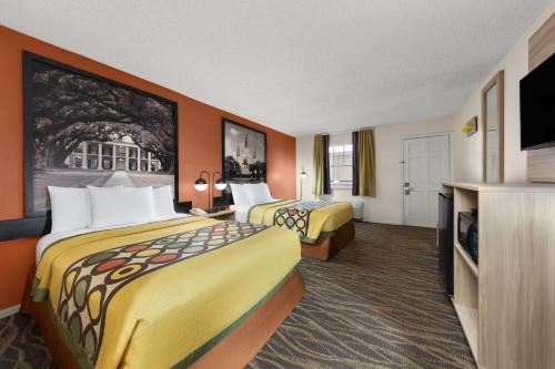 Super 8 by Wyndham New Orleans - image 10