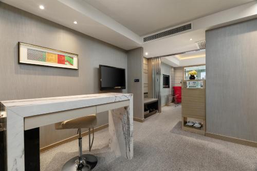 room detail thumbnail 1