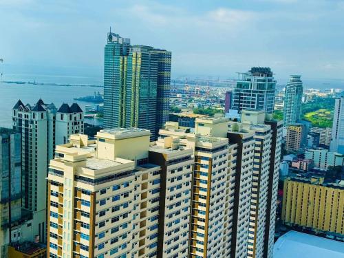 Birch Tower a9 front of Robinson PlaceRizal park, Manila
