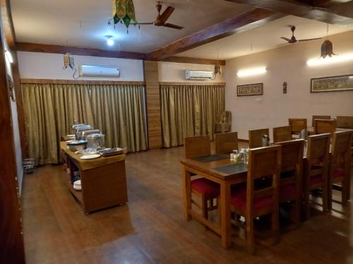 Restorāns, Sundarban Tiger Roar Resort in Hamilton Abad