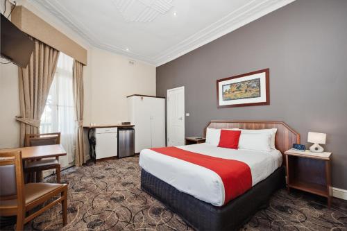 Quality Hotel Bayswater Room Type - Superior Queen Room - Non-Smoking