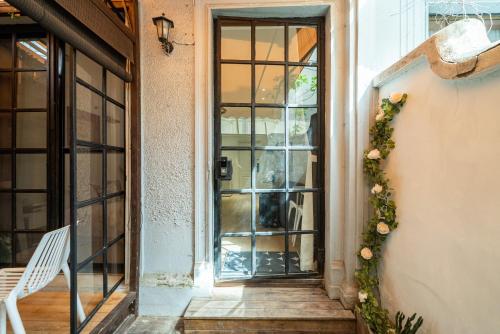 MILAN-Twin Bed Apartment with Sunlit yard, Shanghai (photo 3)