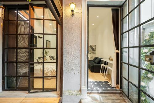 MILAN-Twin Bed Apartment with Sunlit yard, Shanghai (photo 7)