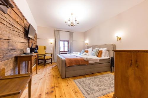 room detail thumbnail 1