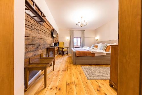 room detail thumbnail 0