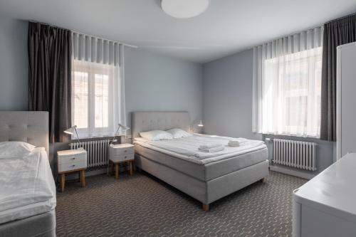 Quadruple Room image 10