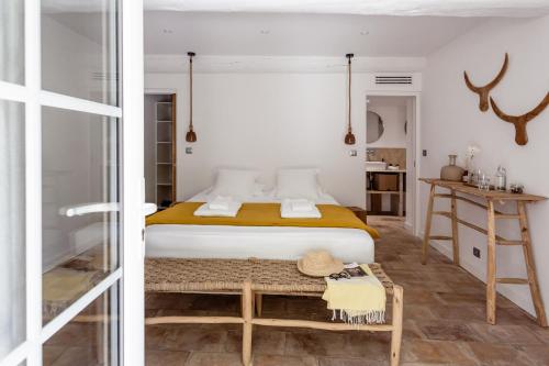 MAS MILLÉSIME - Chambre double - petit déjeuner - piscine - Mas du XVIIIème siècle proche Saint-Rémy-de-Provence 2