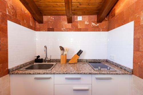 Kitchen, La Cabana in Cereceda