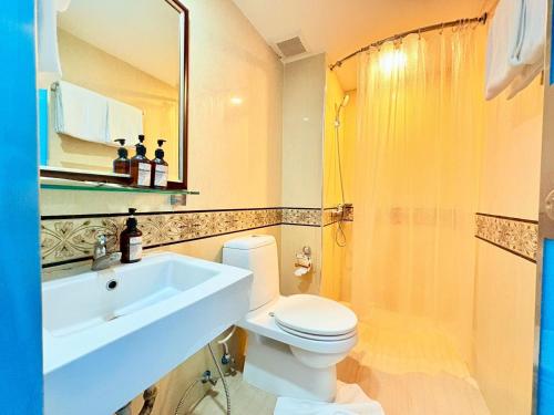 room detail thumbnail 2