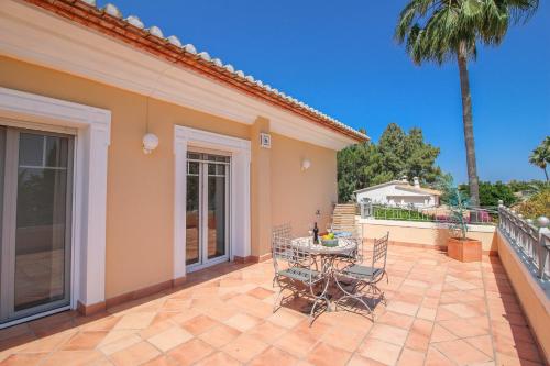 Deluxe Villa image 9