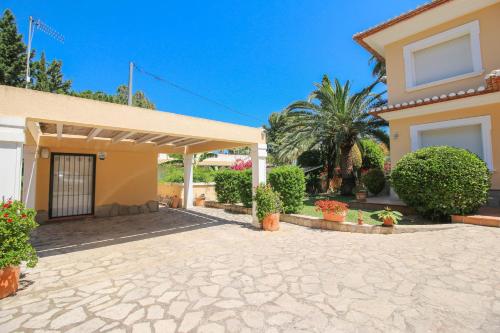 Deluxe Villa image 2