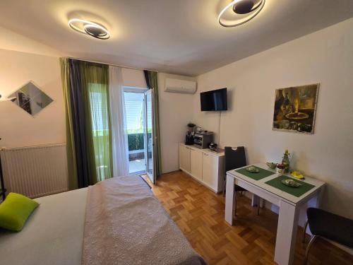 Jasna - apartman studio, Pula (Foto 8)